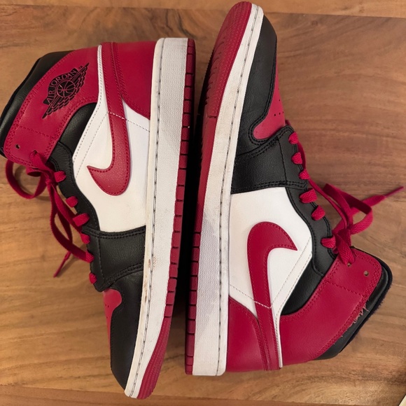 Nike Air Jordan Mid High Tops - Picture 1 of 8